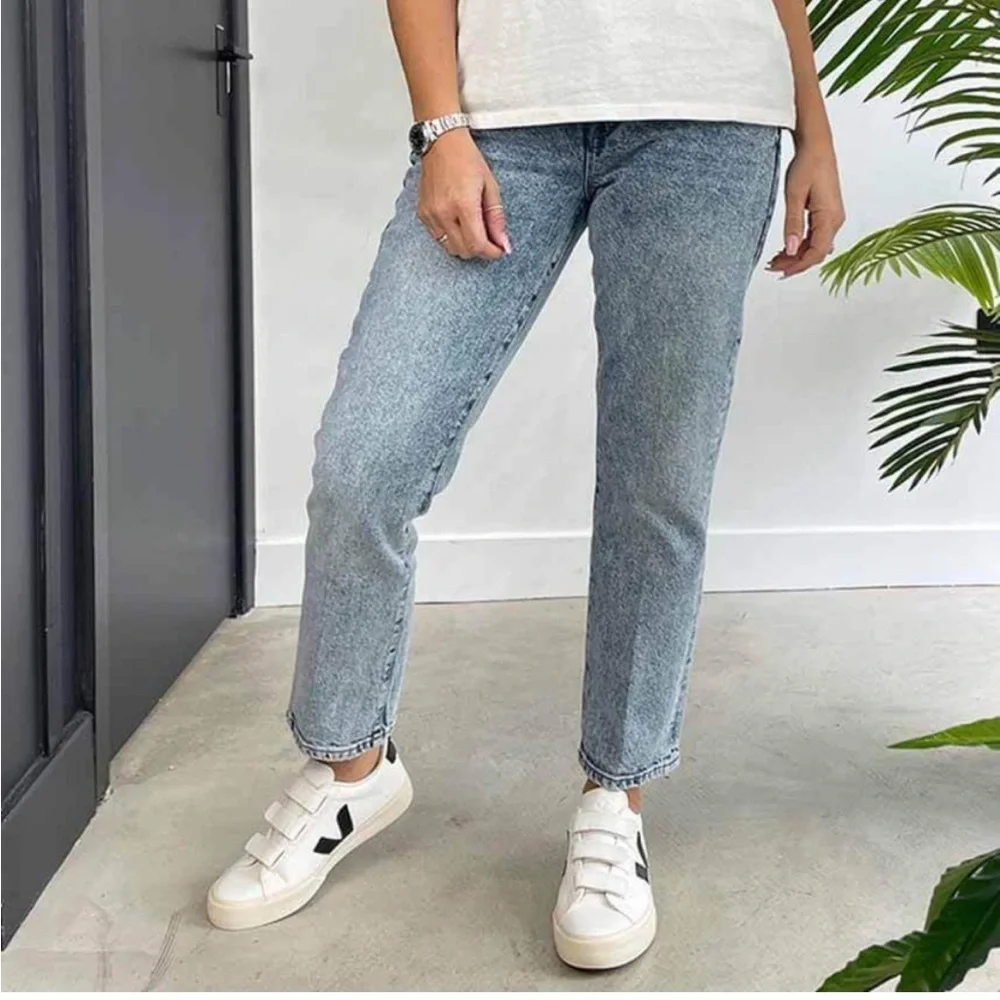 FRAME Denim Le High Straight Lombard Wash High Rise Size 26